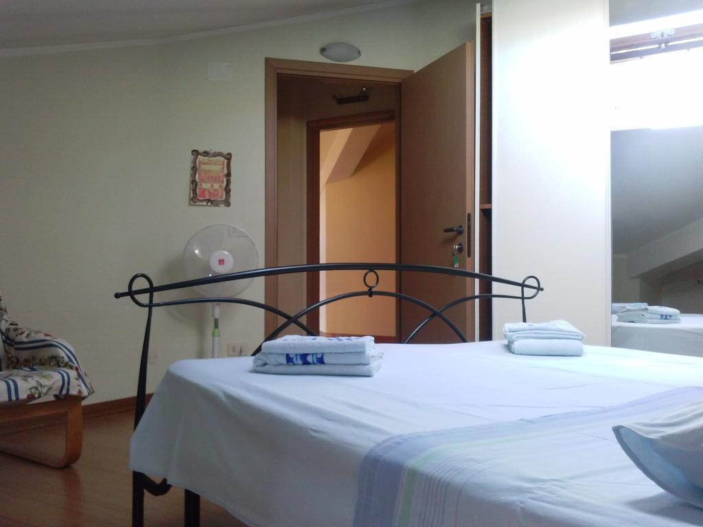 Mansarda Raggio Di Sole Bed & Breakfast Verona Room photo